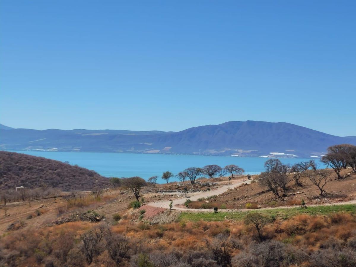 Excelente ubicación Terreno Chapala, en esquina, plano.