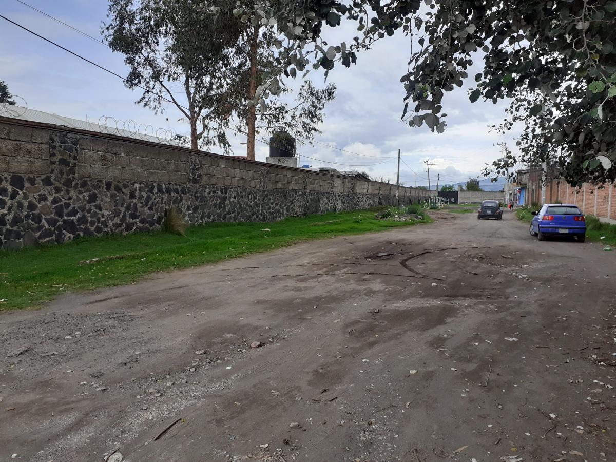 terreno con escritura y servicios todo bardeado 
