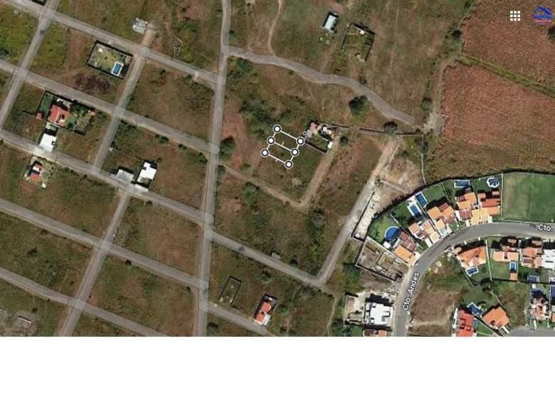 2 lotes dentro del Fracc. Residencial Pedregal de San Juan
