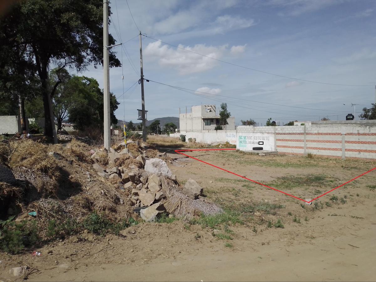 Se vende terreno esquina todos los servicios es  propiedad 