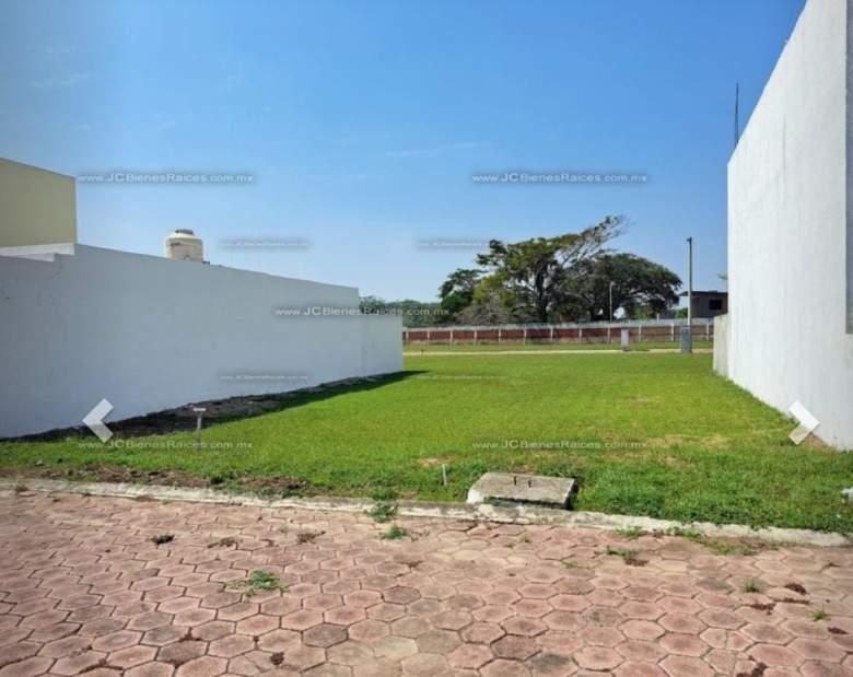 Hermoso lote en venta 216m². Seguridad 24/7 Todo en regla. 