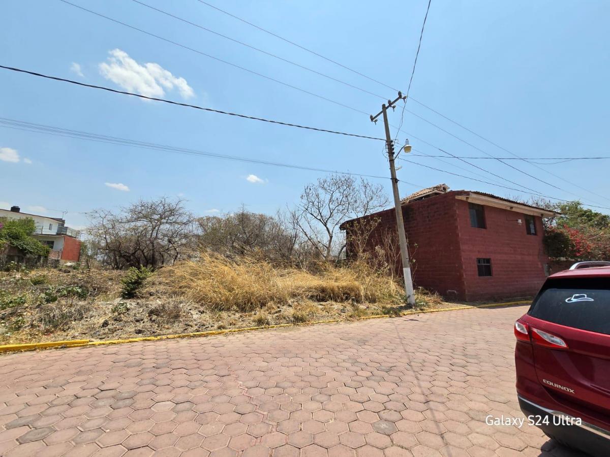 Se vende terreno en Fraccionamiento Altos de Oaxtepec, Mor. 