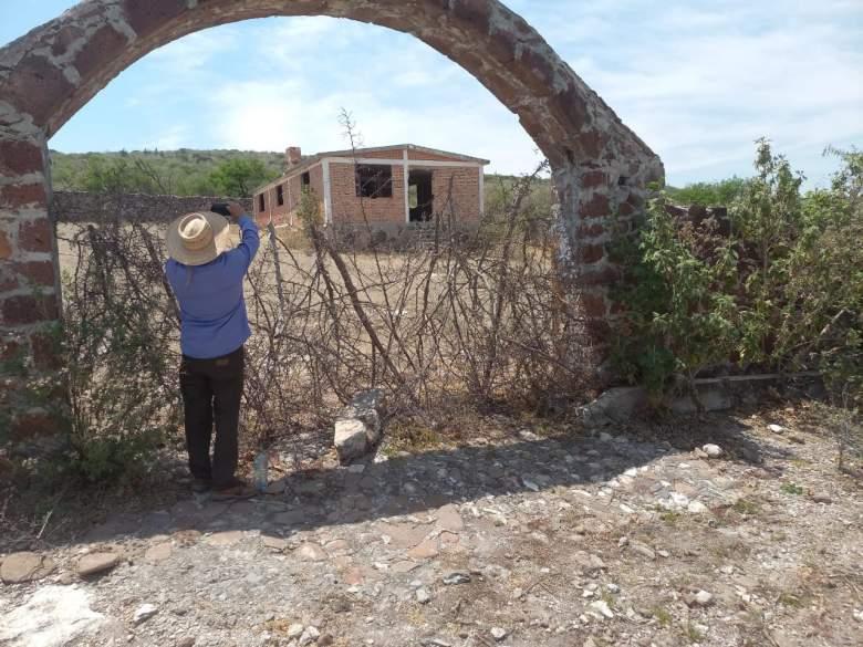Hidalgo, Tecozautla terreno rustico con 4 casas en obra negr