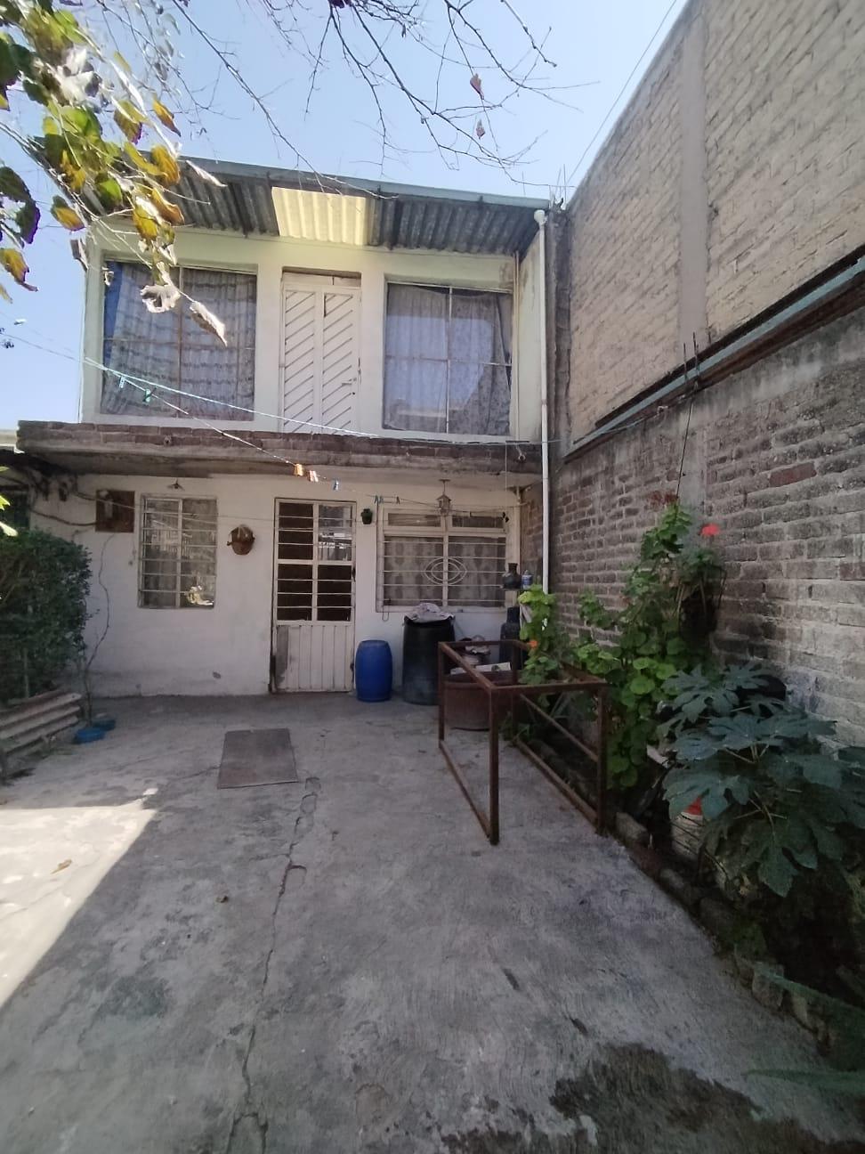 Terreno con construcción en Ecateppec