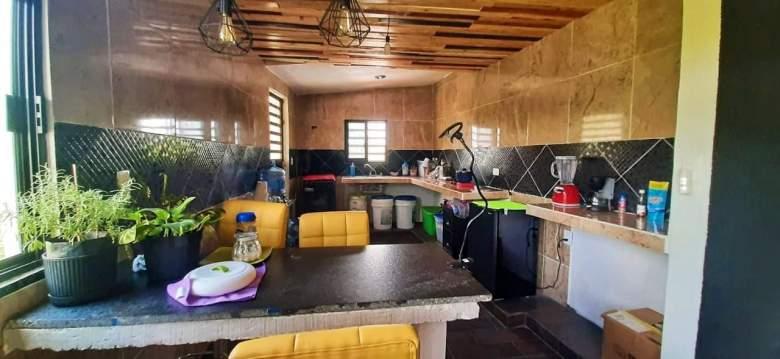 Amplio Departamento con Cuartos de Renta Incluidos