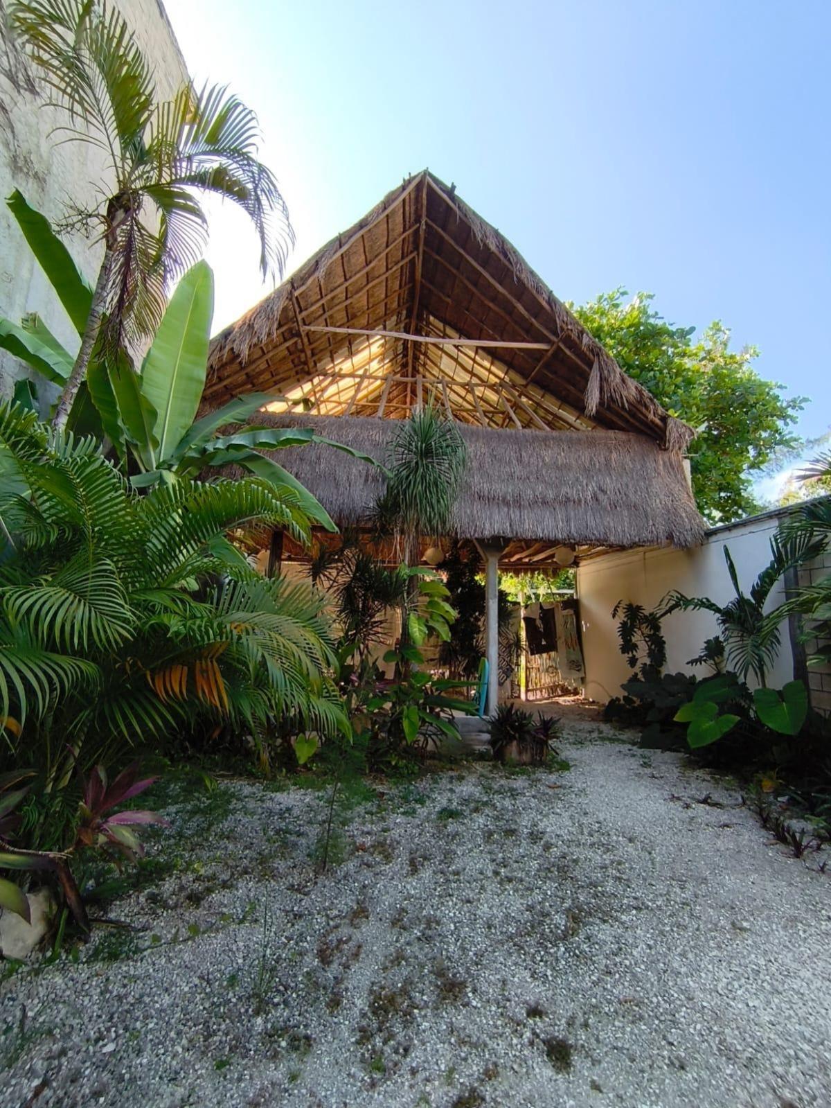 Terreno con construcción en Venta en Puerto Morelos México