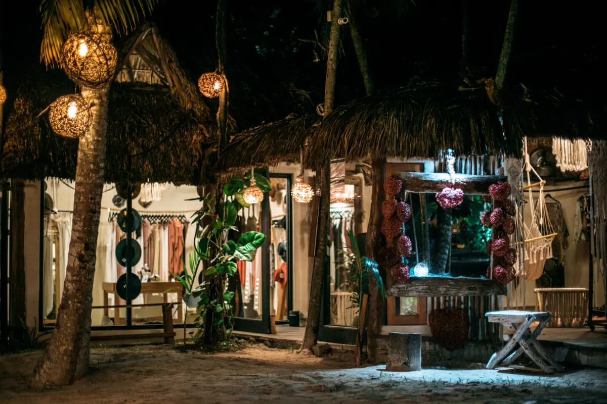 Calle 15 Poniente Cruce, 77760 Tulum, México